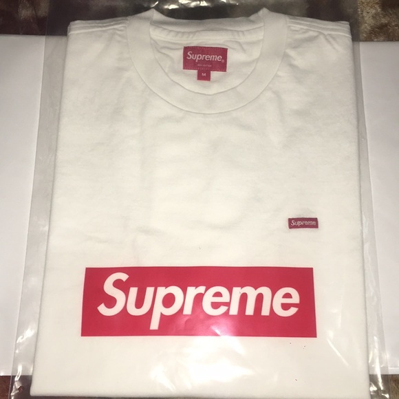 (SOLD)Supreme SS18 Small Box Logo Tee - Picture 1 of 5